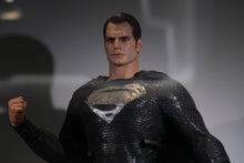 Load image into Gallery viewer, Pre Order Hot Toys Zack Snyder’s Justice League Knightmare Batman and Superman TMS038