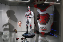 Load image into Gallery viewer, Hot Toys Avengers Endgame Tony Team Suit MMS537