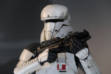 Load image into Gallery viewer, Pre-Order Hot Toys Star Wars Rogue One Assault Tank Commander MMS587