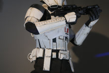 Load image into Gallery viewer, Pre-Order Hot Toys Star Wars Rogue One Assault Tank Commander MMS587