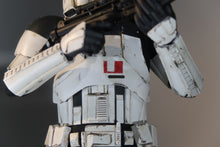 Load image into Gallery viewer, Pre-Order Hot Toys Star Wars Rogue One Assault Tank Commander MMS587