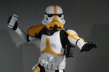 Load image into Gallery viewer, Pre Order Hot Toys Star Wars The Mandalorian Artillery Stormtrooper TMS047