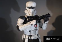 Load image into Gallery viewer, Pre-Order Hot Toys Star Wars Rogue One Assault Tank Commander MMS587