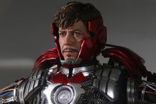 Load image into Gallery viewer, Pre Order Hot Toys Iron Man 2 Tony Stark Mark V Suit Up MMS599 600