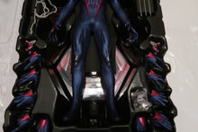 Load image into Gallery viewer, Hot Toys VGM42 Marvel Spider-Man Spider-Man 2099
